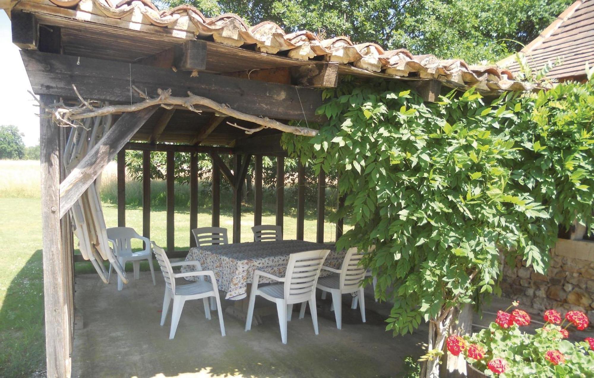 Awesome Home In Campsegret Buitenkant foto