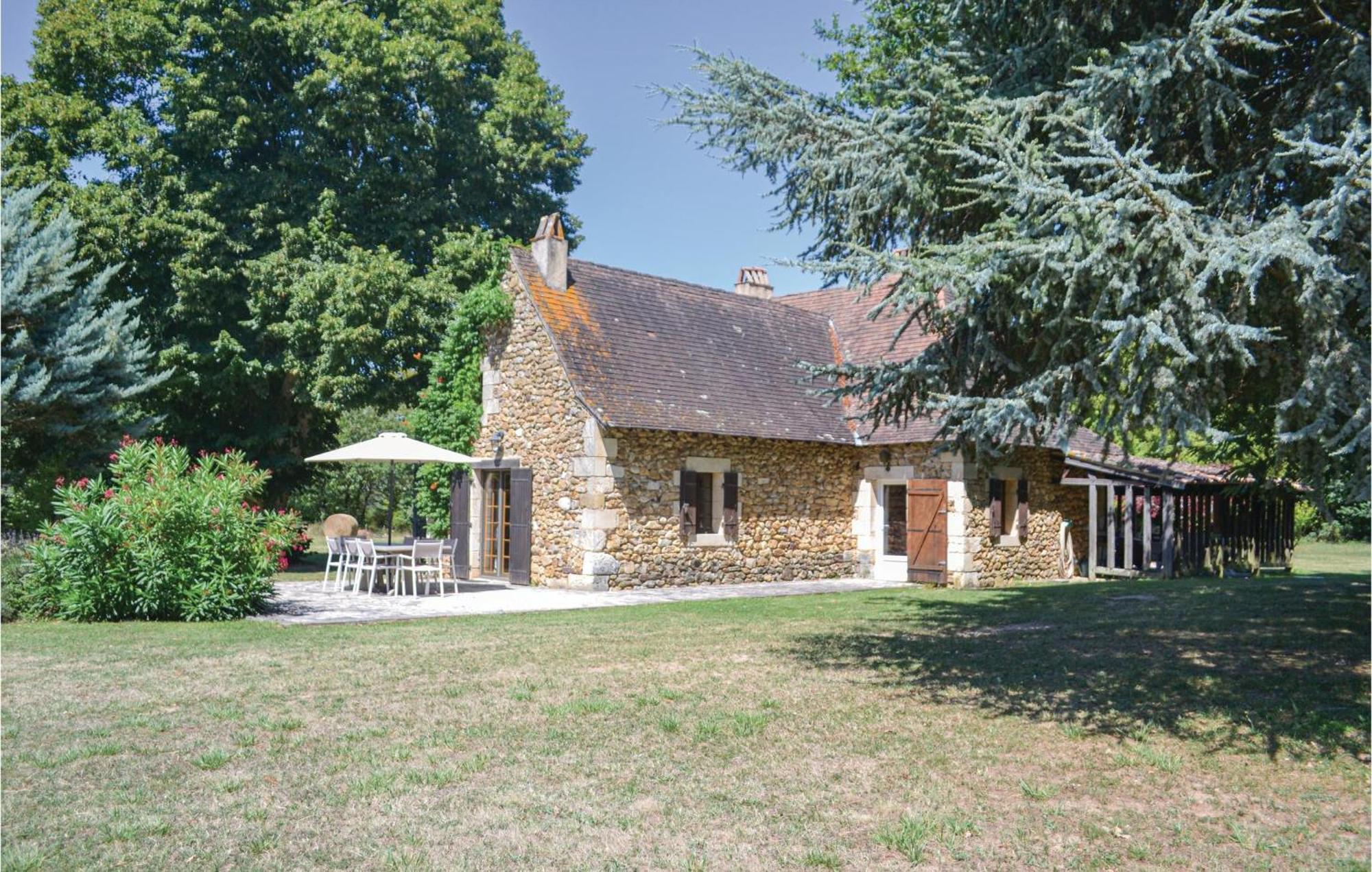 Awesome Home In Campsegret Buitenkant foto